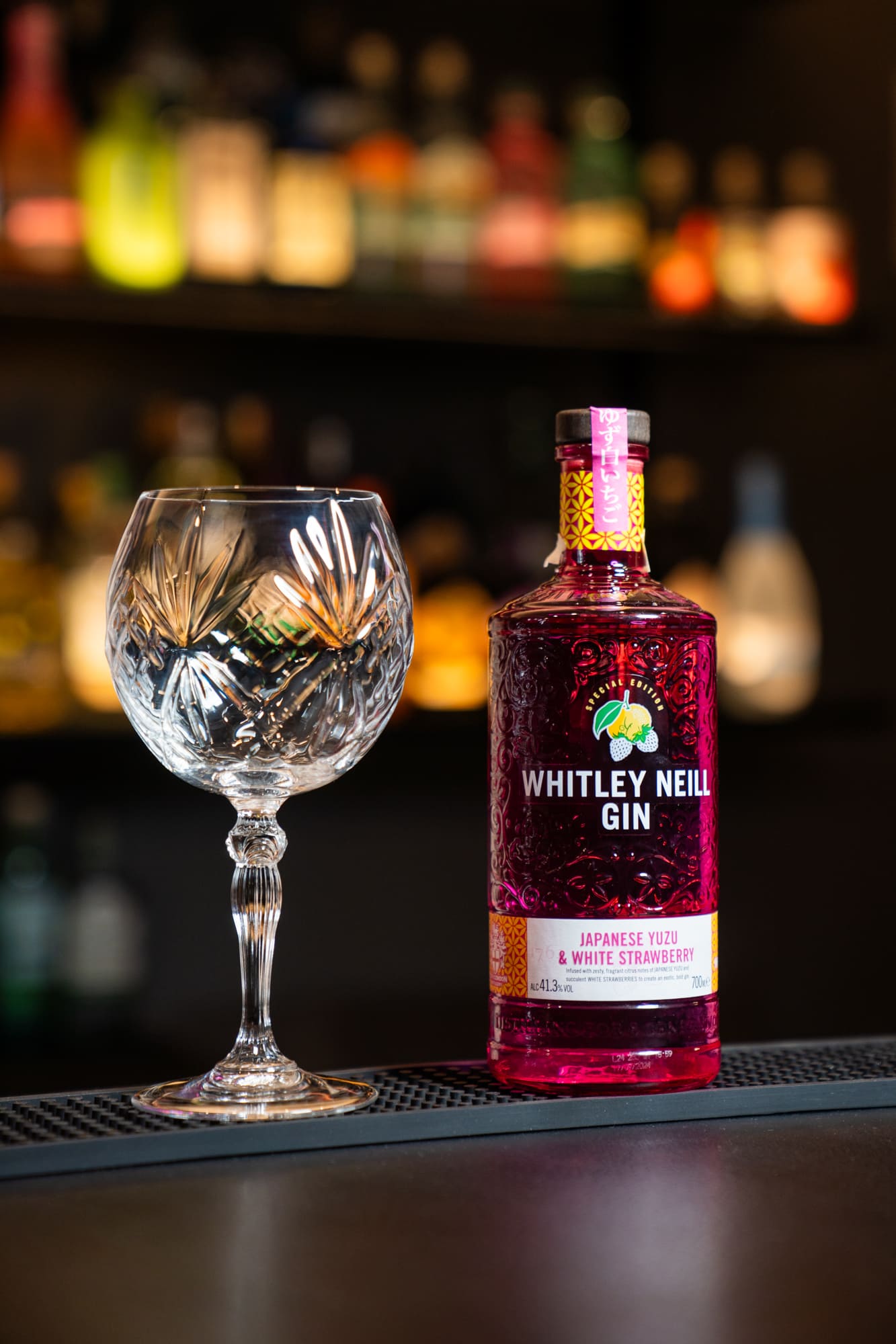 Gin & Tonic Bar Praha - Gin Twist Bar. Whitley Neill Gin drink Gin & Tonic.